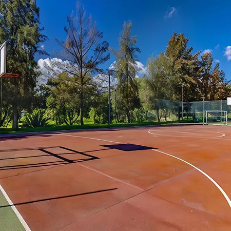 Апартаменти Winter Pool Tennis Gym Jacuzzi Sauna Near Marbella Естепона