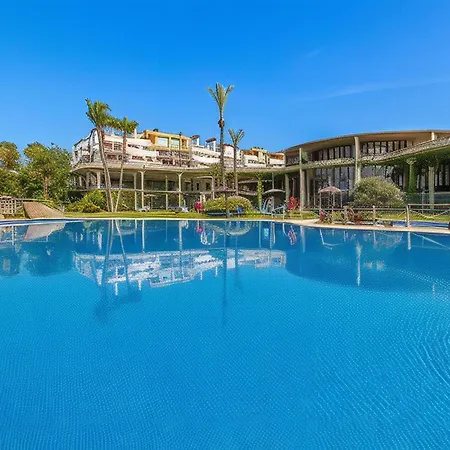 Апартаменти Winter Pool Tennis Gym Jacuzzi Sauna Near Marbella